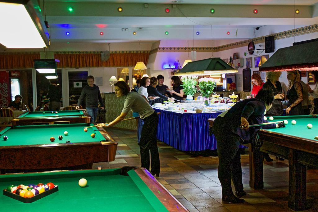 Nb Hotel With Free Parking リガ エクステリア 写真